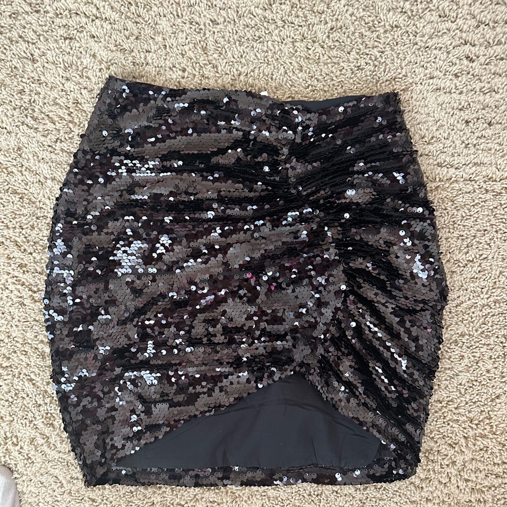 Vestique Black Sequin skirt